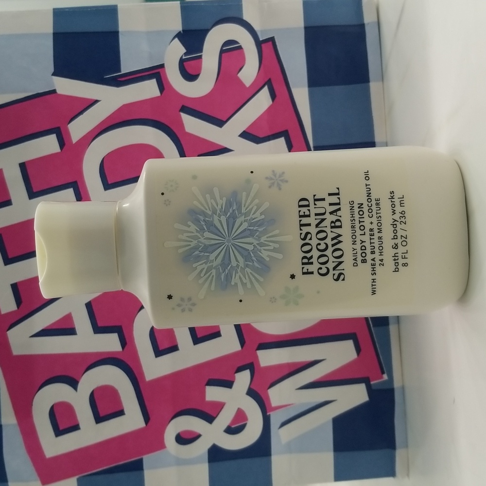 BBW Frosted Coconut Snowball